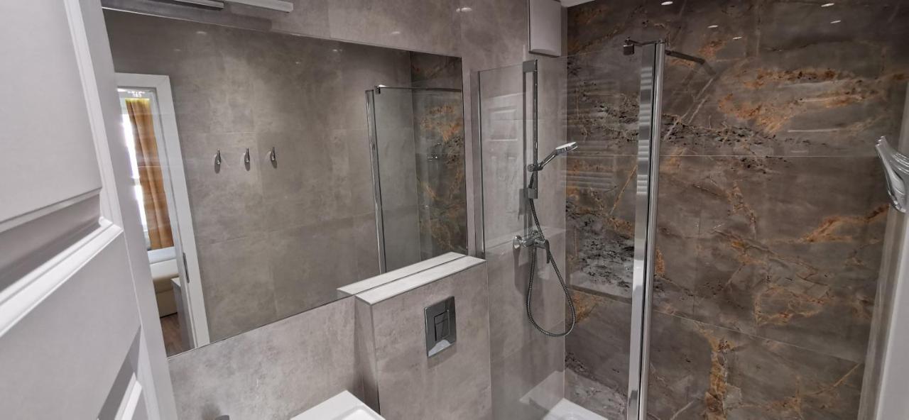 Wow Flou Przystan Letnica Apartamenty 700M Plaza Гданьск Экстерьер фото
