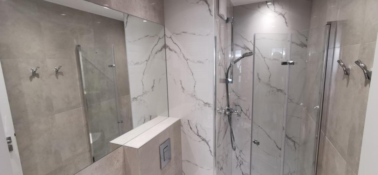 Wow Flou Przystan Letnica Apartamenty 700M Plaza Гданьск Экстерьер фото
